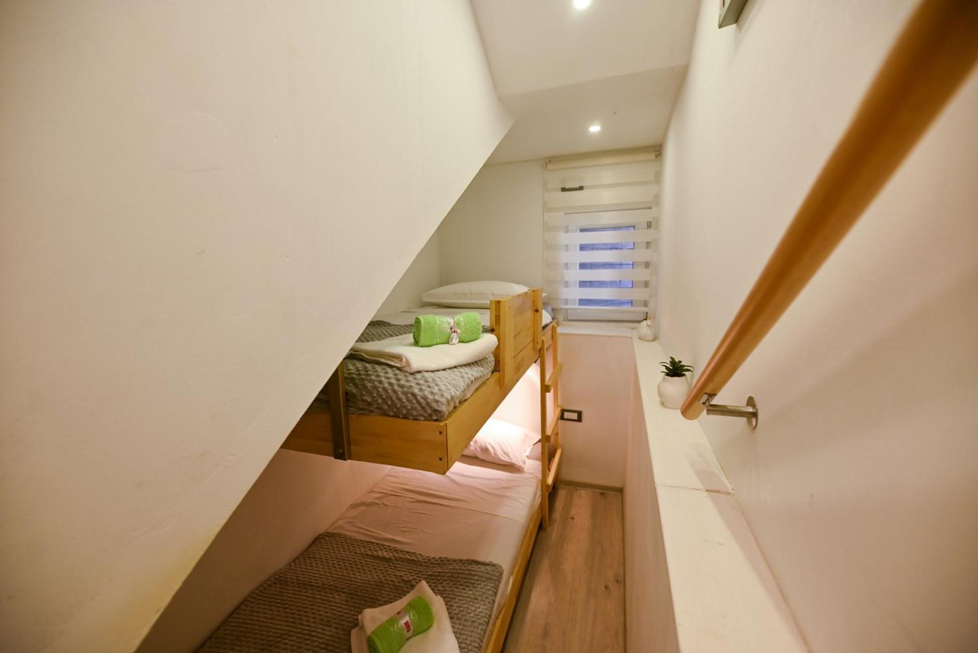 New,Close To The Beach Apartment With Domestic Olive Oil And Wine Trogir Kültér fotó